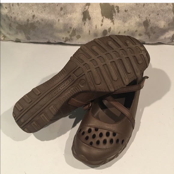 Skechers Shoes - SKECHERS—LIKE LIGHTWEIGHT CROCS MATERIAL SIZE 8